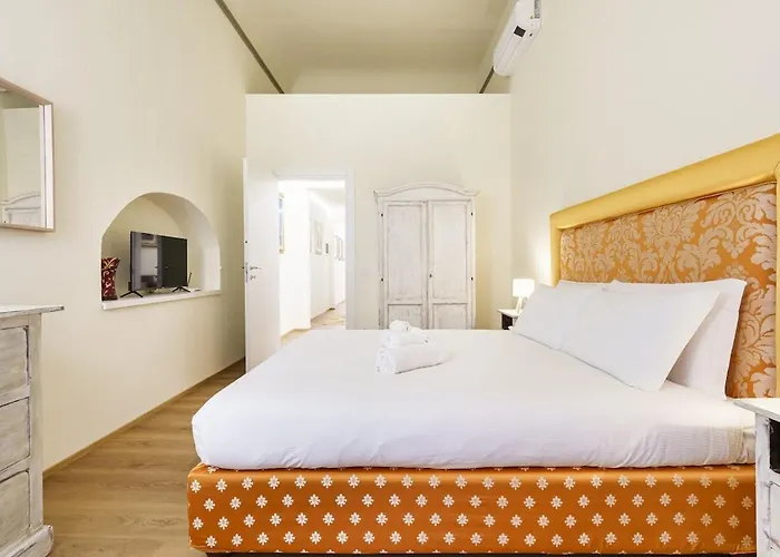 Michelangelo Elegant Homes In Santa Croce Florence