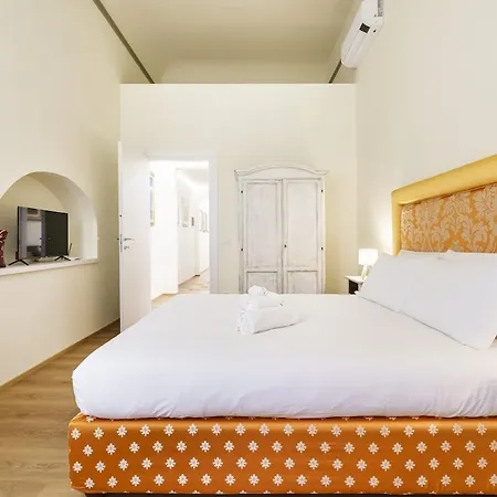 Michelangelo Elegant Homes In Santa Croce Florencia